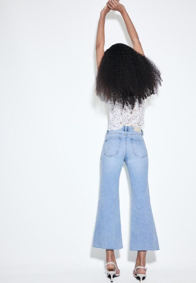 D78 Jean Flared court D78 Jean Flared court