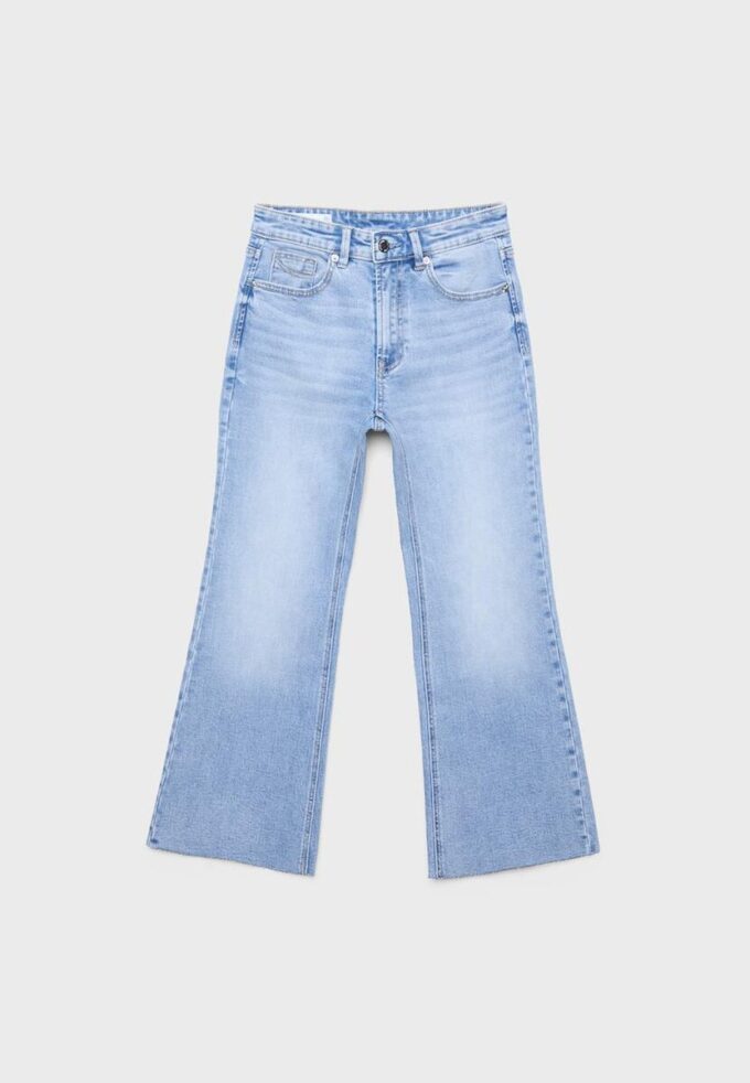 D78 Jean Flared court D78 Jean Flared court