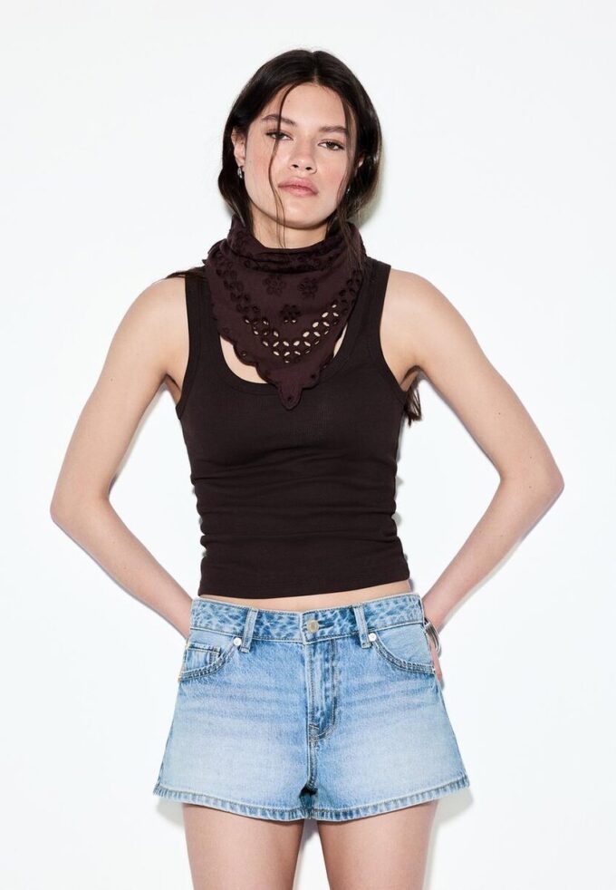 D79 Shorts de taille basse