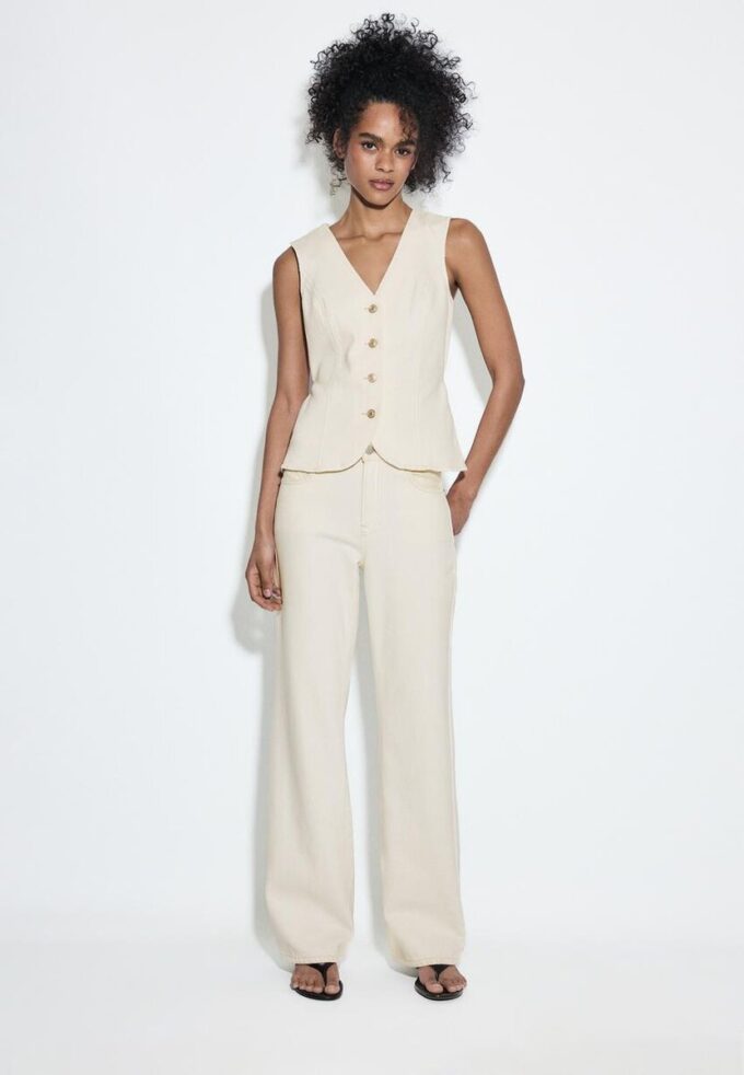 D92 Jean droit à jambes larges