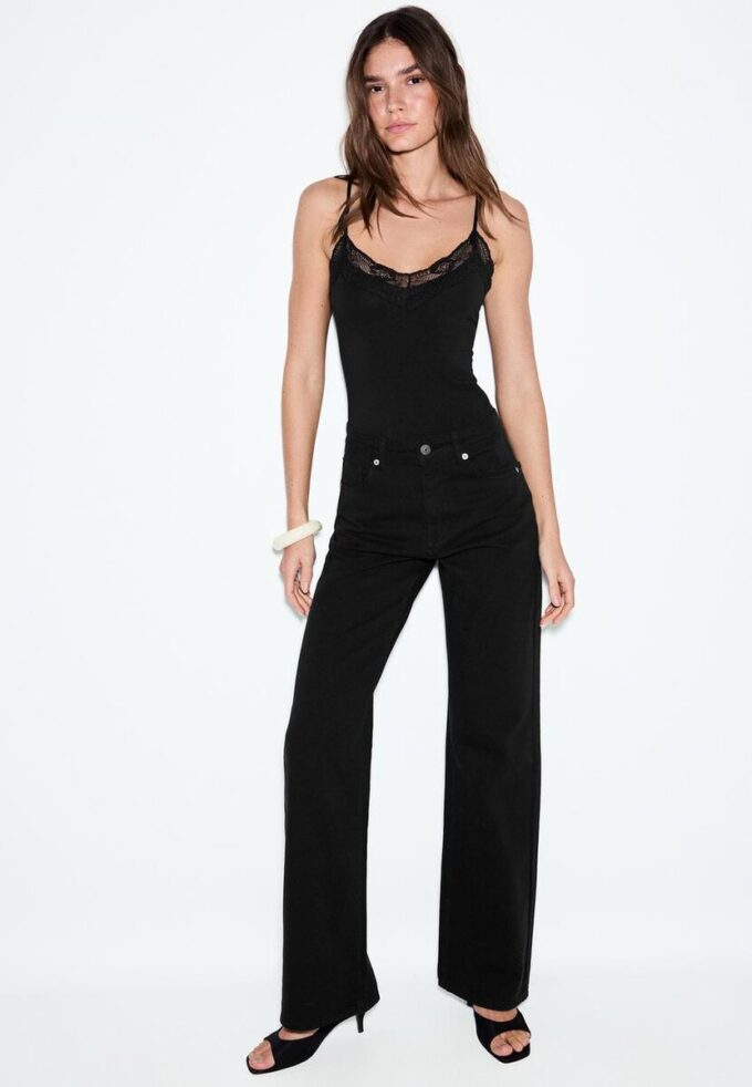 D92 Jean droit à jambes larges