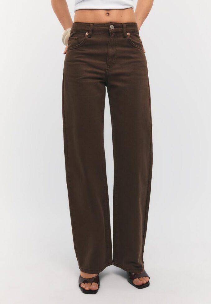 D92 Jean droit à jambes larges