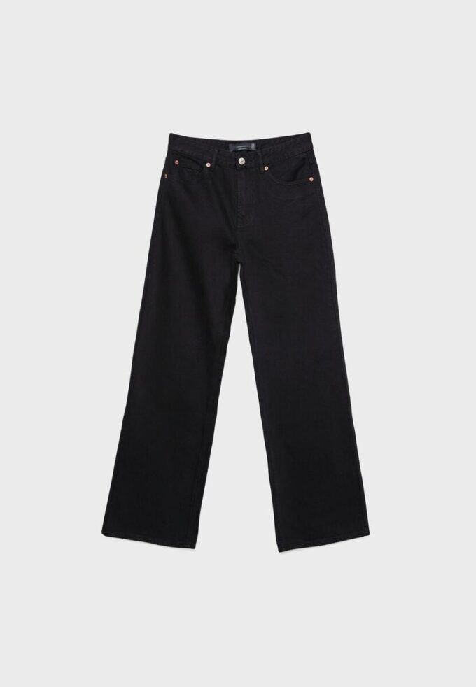 D92 Jean droit à jambes larges