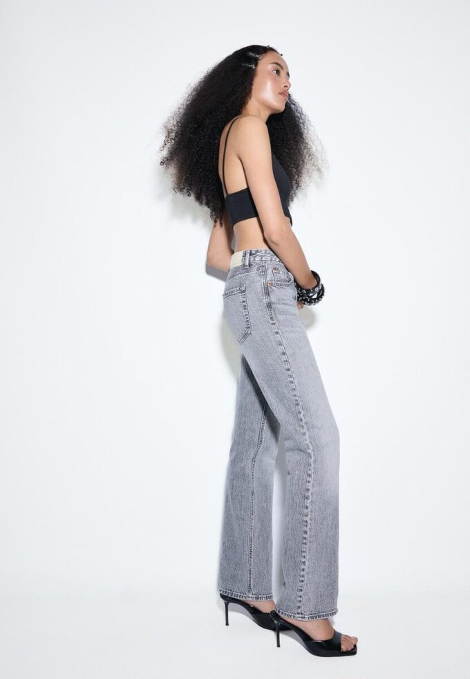 D98 Jean à coupe droite D98 Jean à coupe droite