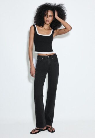 D98 Jean à coupe droite D98 Jean à coupe droite