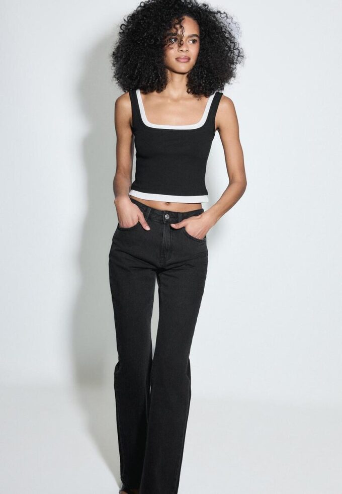 D98 Jean à coupe droite D98 Jean à coupe droite