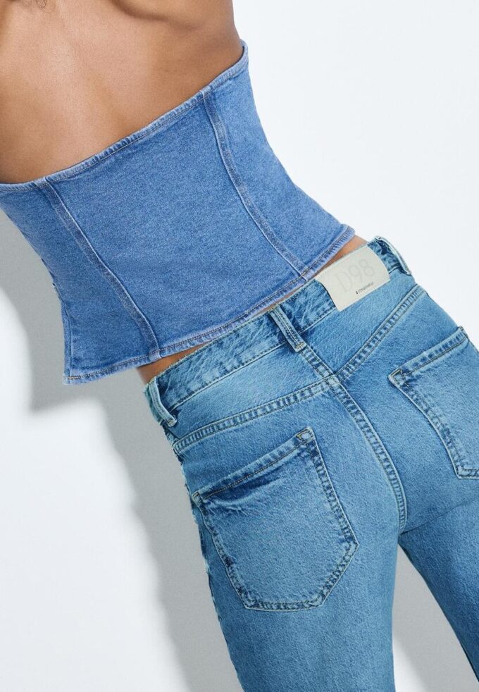 D98 Jean à coupe droite