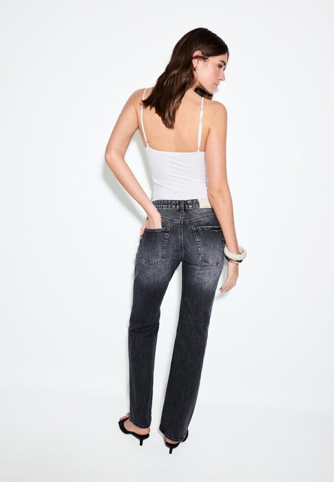 D98 Jean à coupe droite D98 Jean à coupe droite