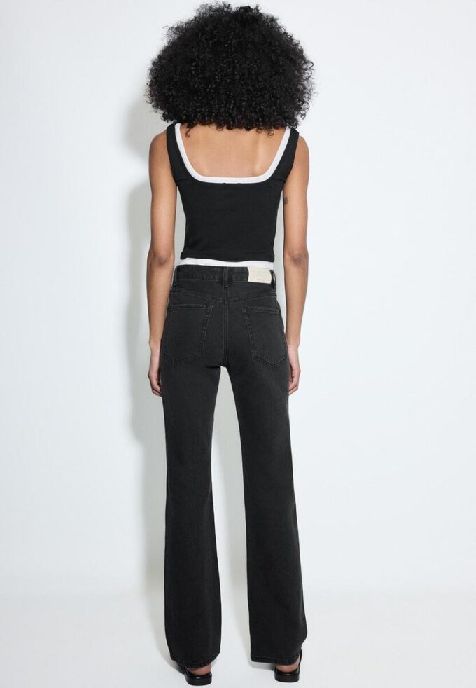 D98 Jean à coupe droite D98 Jean à coupe droite