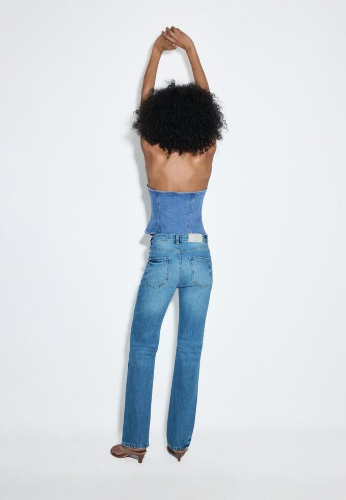 D98 Jean à coupe droite