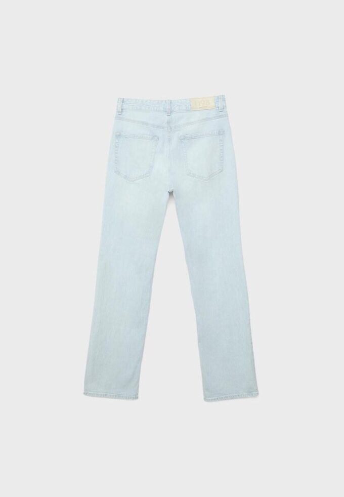D98 Jean à coupe droite