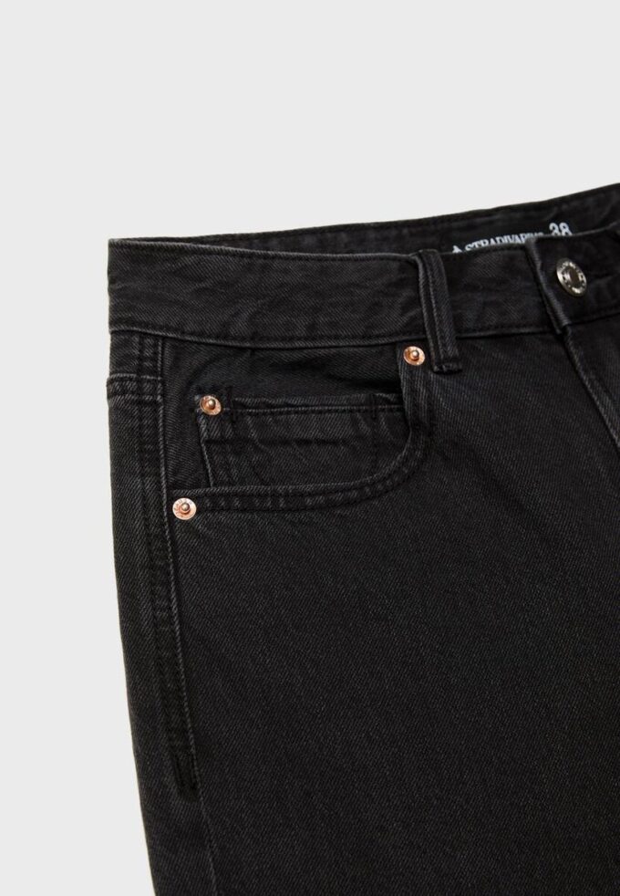 D98 Jean à coupe droite D98 Jean à coupe droite