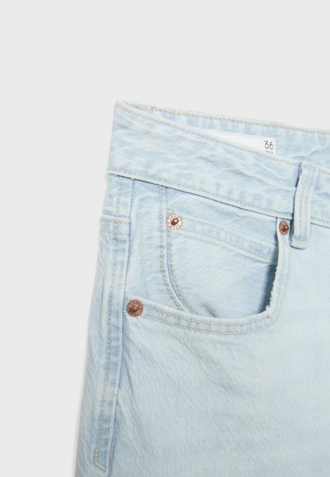 D98 Jean à coupe droite