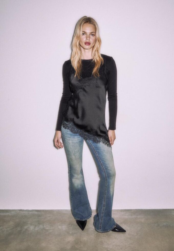 Haut asymétrique en dentelle