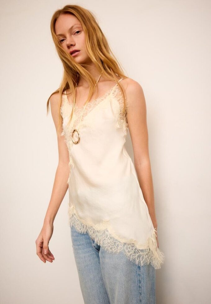 Haut asymétrique en dentelle