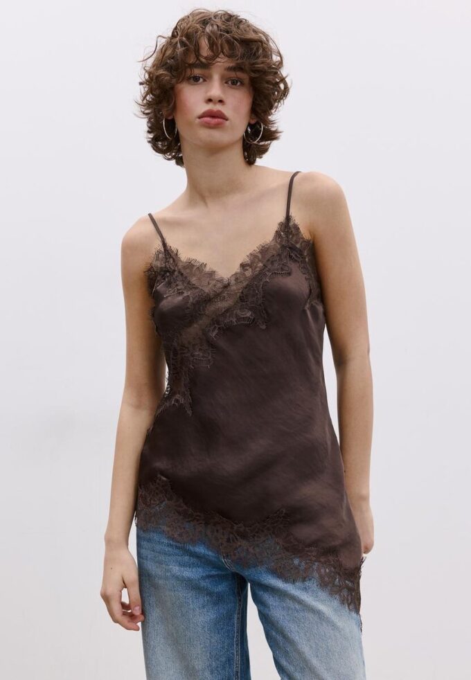 Haut asymétrique en dentelle