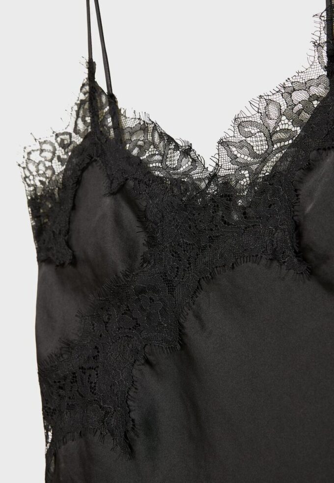 Haut asymétrique en dentelle