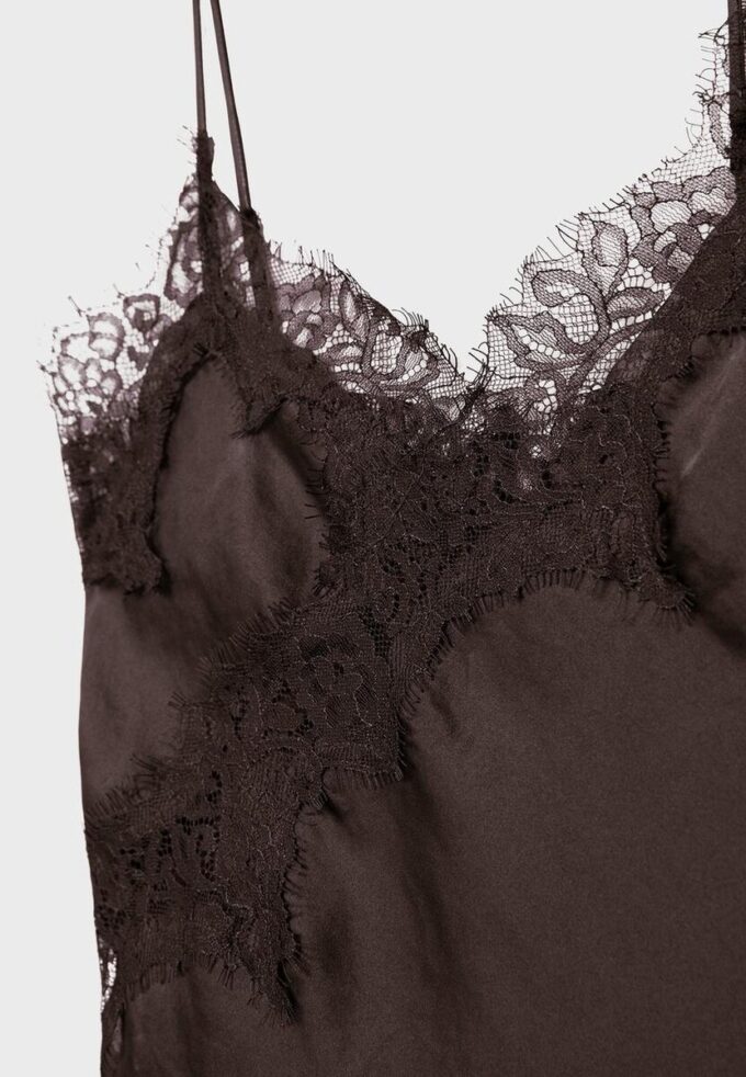 Haut asymétrique en dentelle