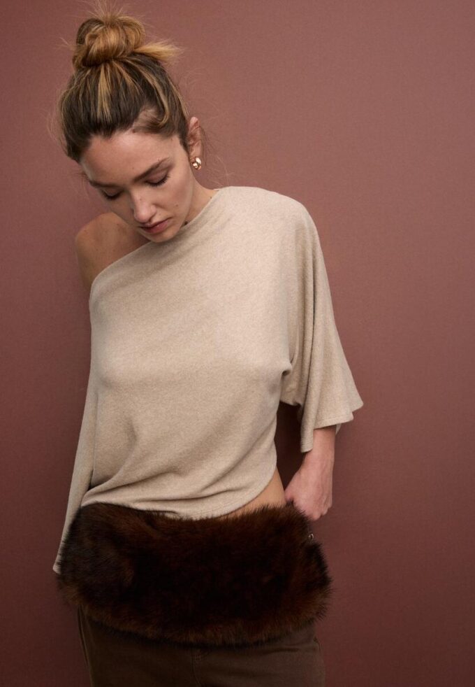 Haut cape à col bateau