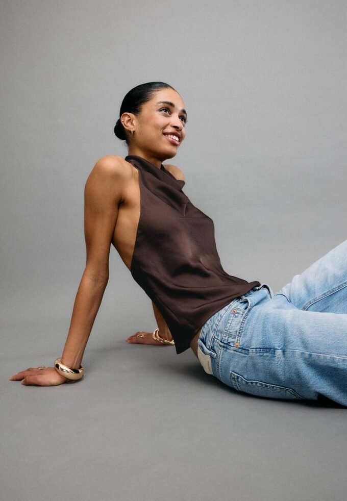 Haut dos nu effet satin