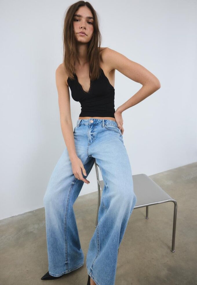 Haut dos nu en dentelle