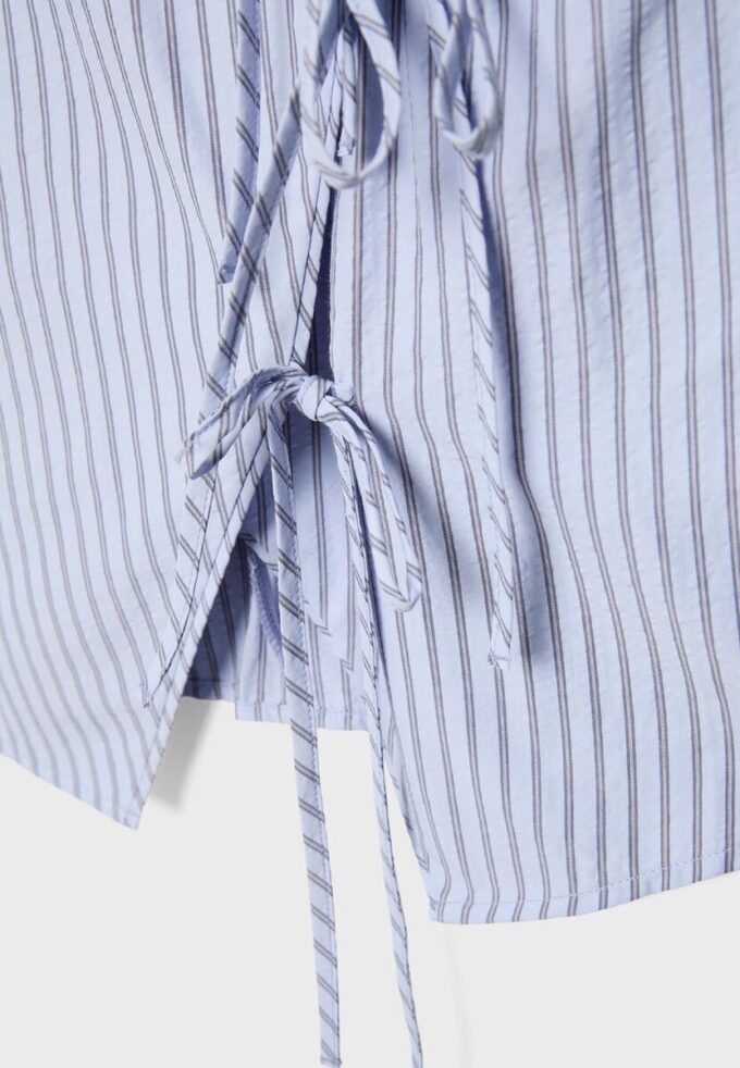 Haut dos nu style qipao à nœud semi-froissé