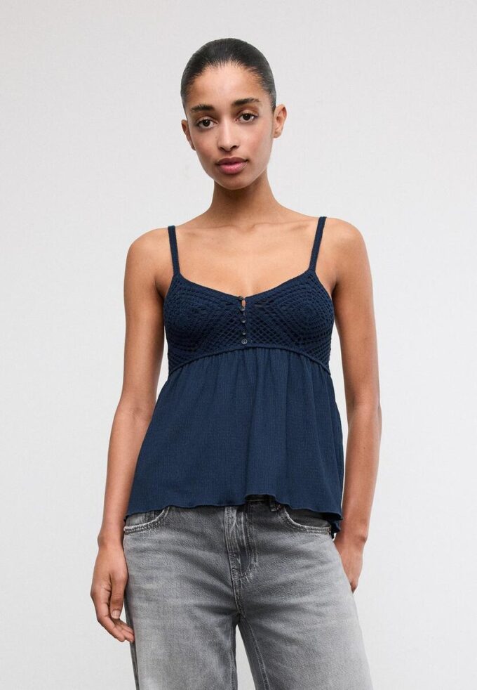 Haut en crochet à volants