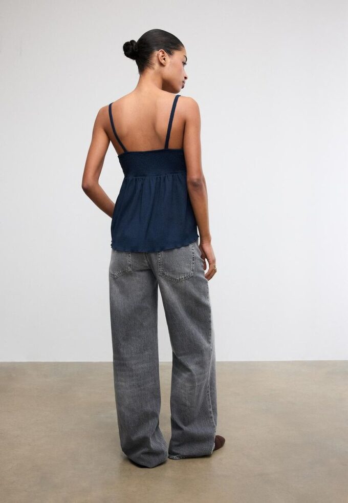 Haut en crochet à volants