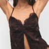 Haut en dentelle satinée à bretelles