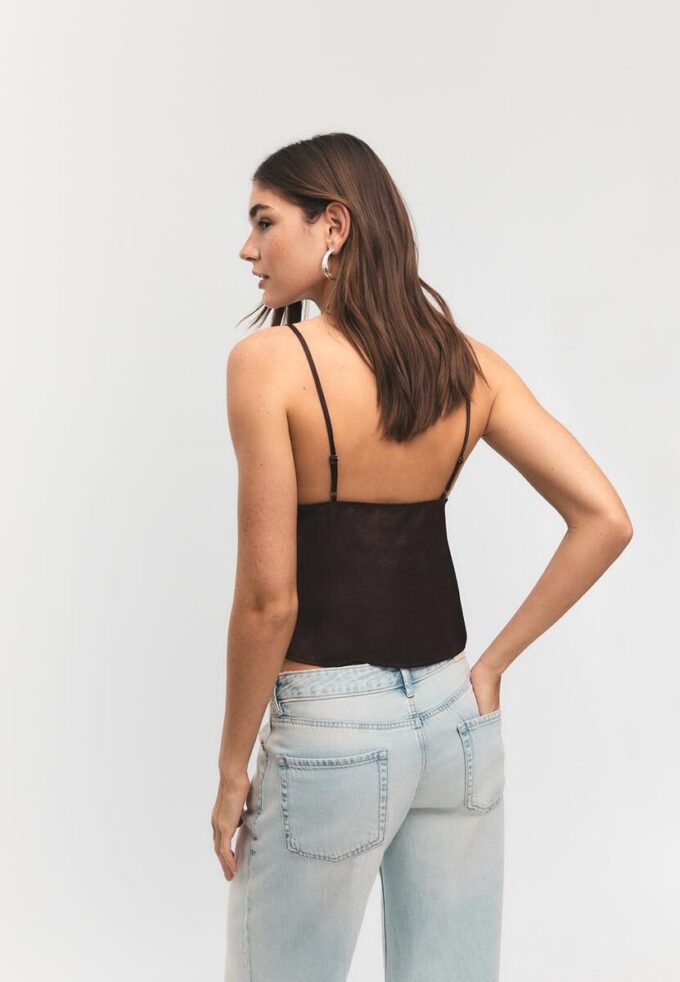 Haut en dentelle satinée à bretelles