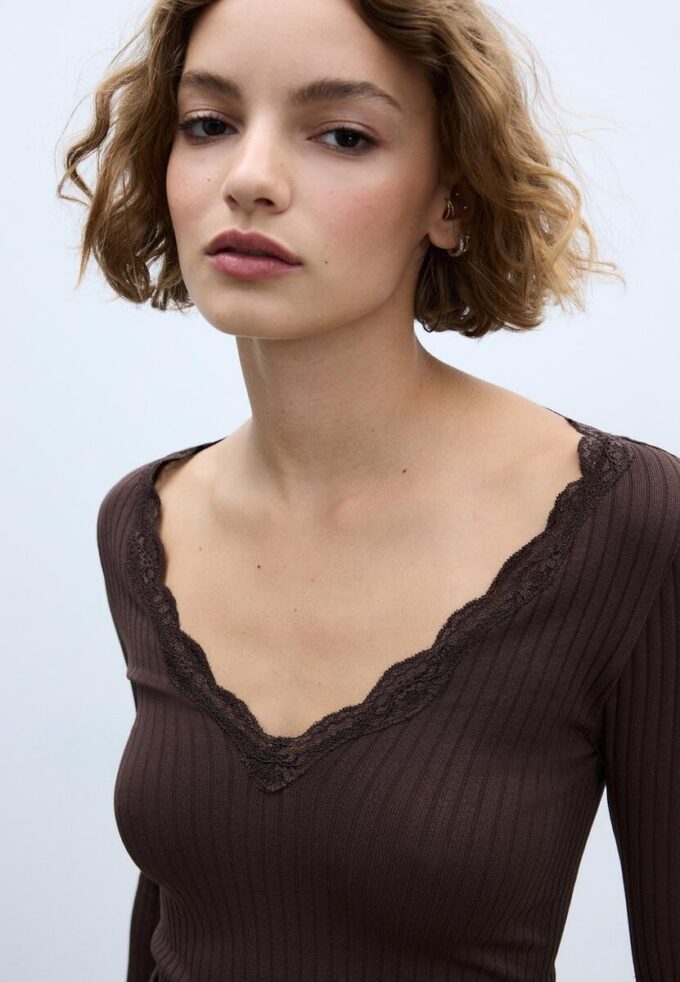 Haut en dentelle Seamless