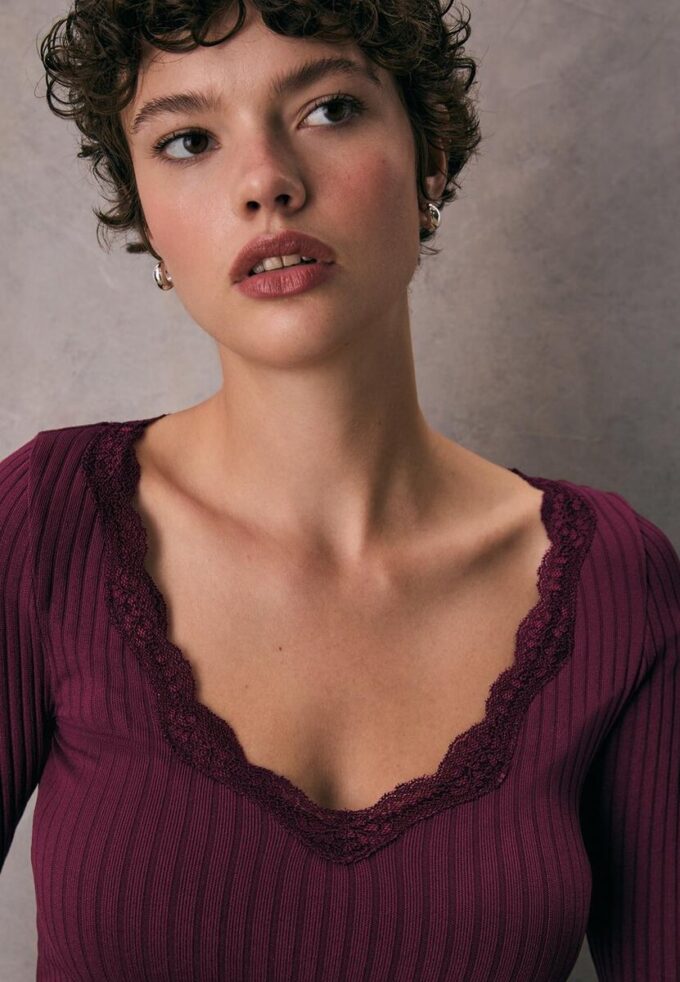 Haut en dentelle Seamless