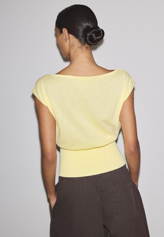 Haut en maille avec ceinture Haut en maille avec ceinture