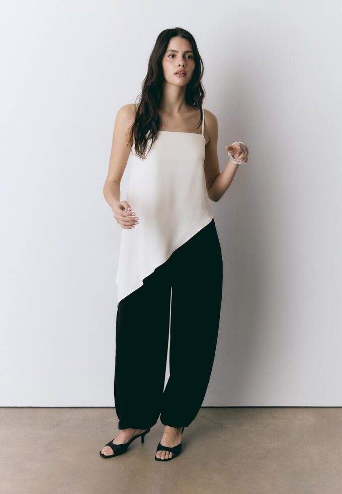 Haut en satin à ourlet asymétrique