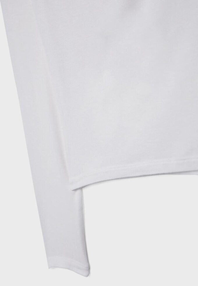 Haut à encolure asymétrique