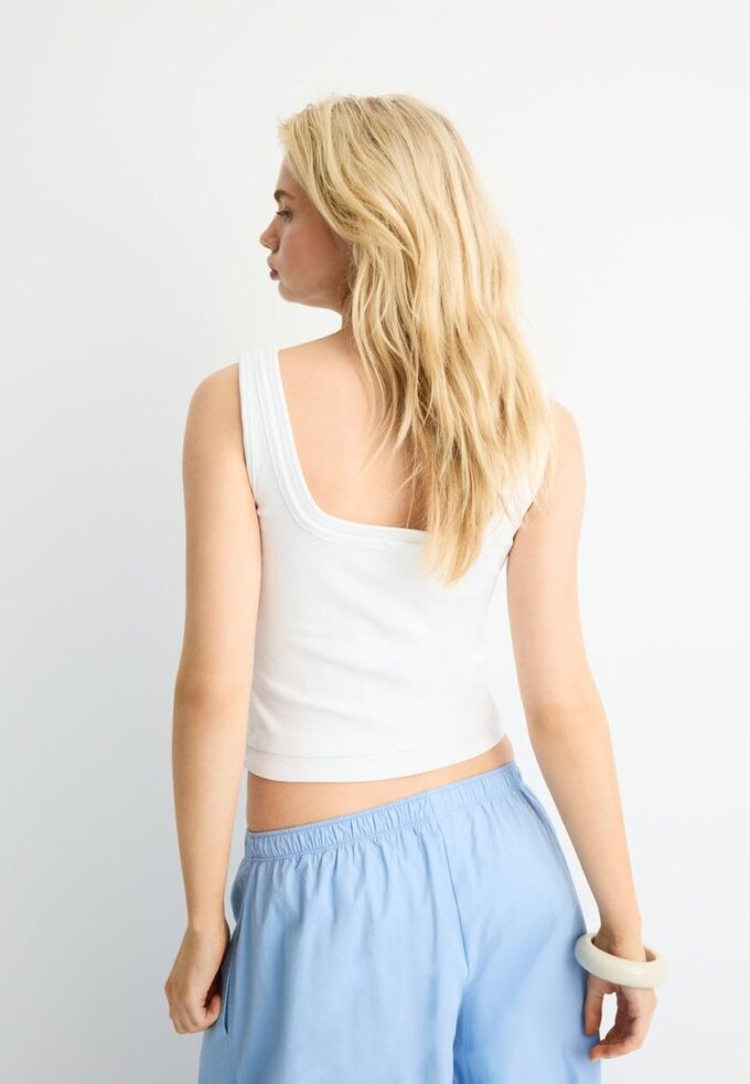 Haut à encolure carrée effet deux pièces