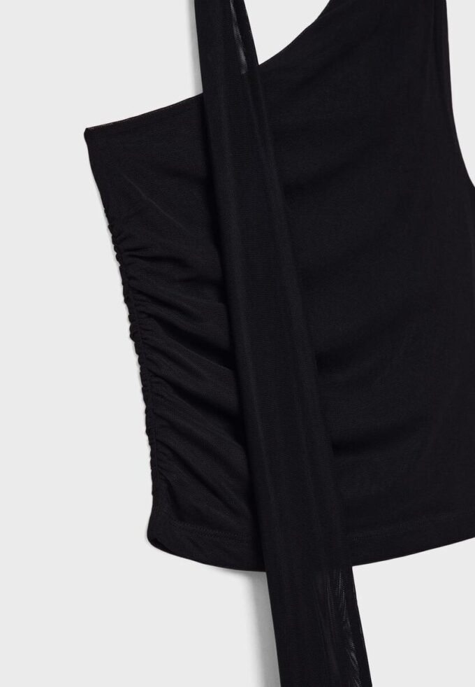 Hauts asymétriques en tulle avec foulard