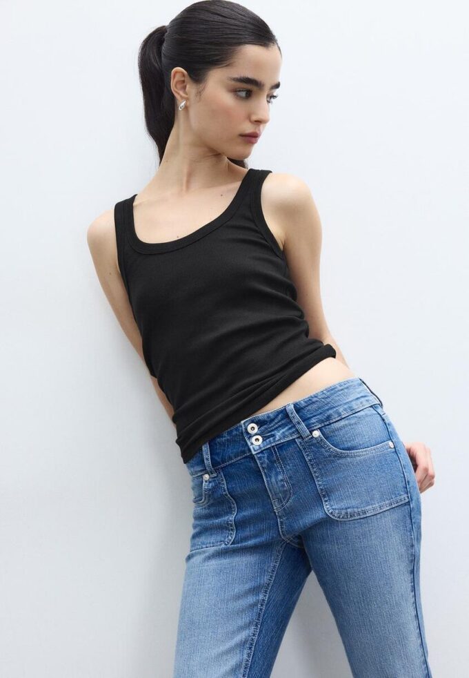 Hauts à bretelles basiques Hauts à bretelles basiques