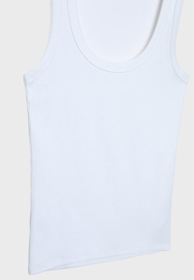 Hauts à bretelles basiques Hauts à bretelles basiques