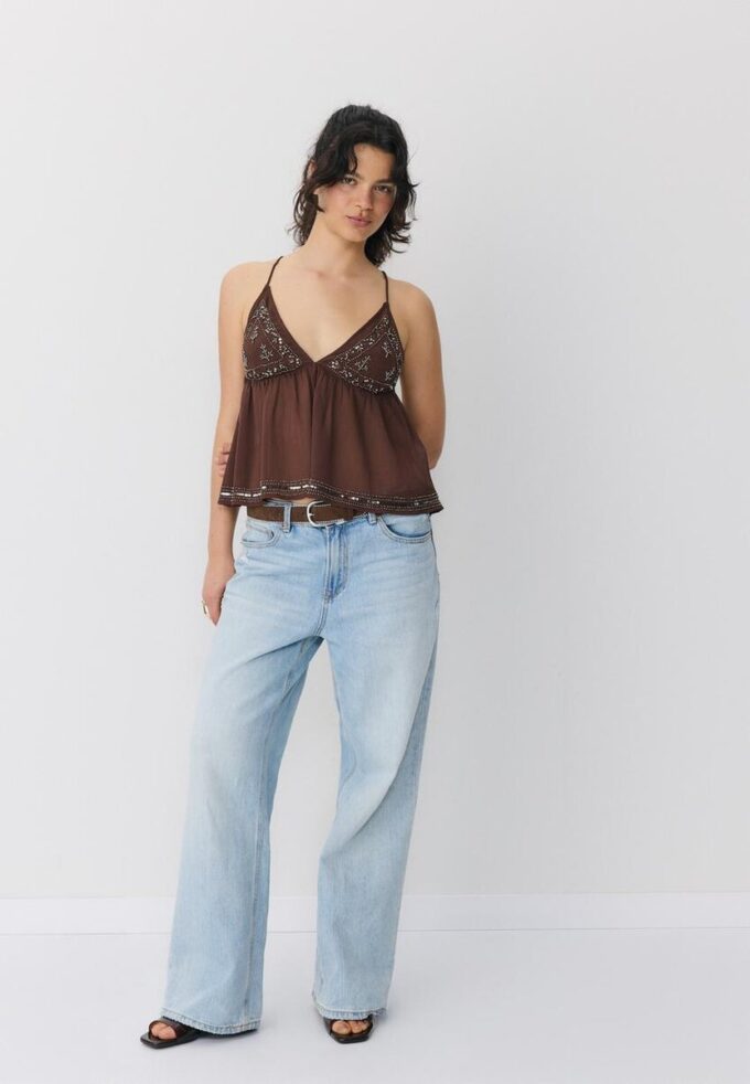 Hauts à bretelles brodés