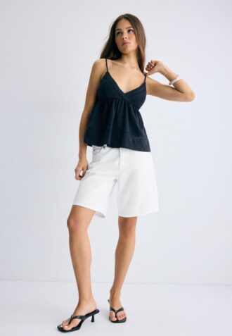 Hauts à bretelles en crochet