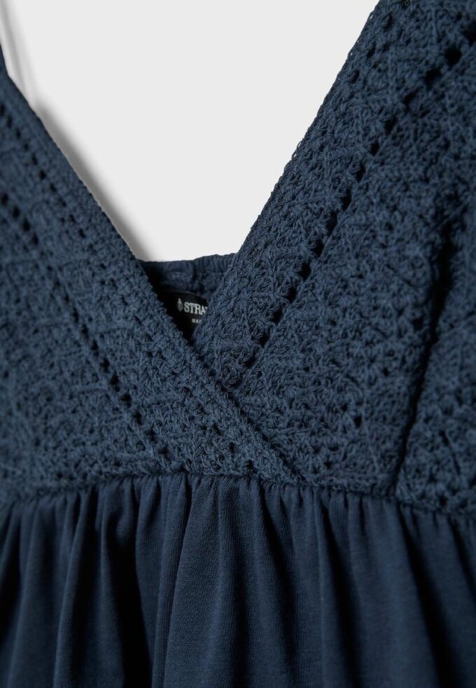 Hauts à bretelles en crochet