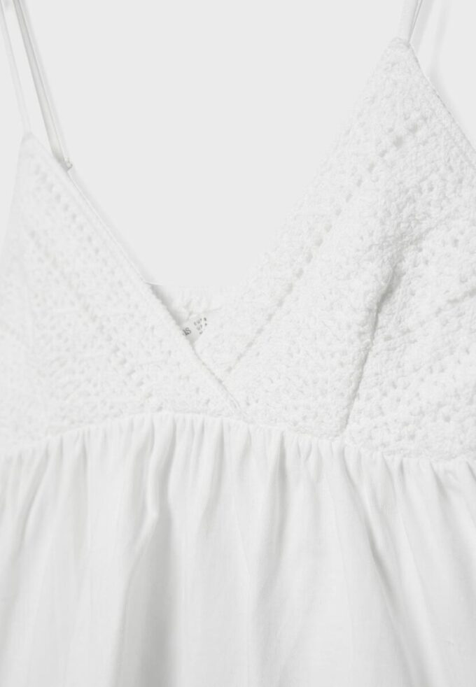 Hauts à bretelles en crochet