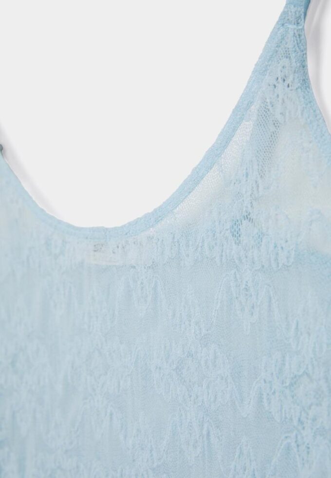 Hauts à bretelles en dentelle