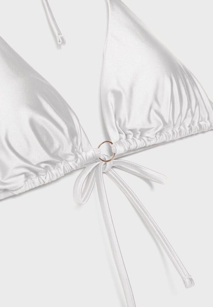 Hauts de bikini triangle en satin Hauts de bikini triangle en satin