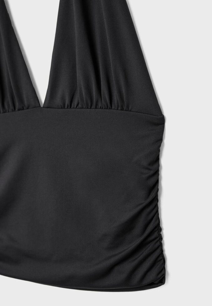 Hauts dos nu avec nœud froncé au cou Hauts dos nu avec nœud froncé au cou