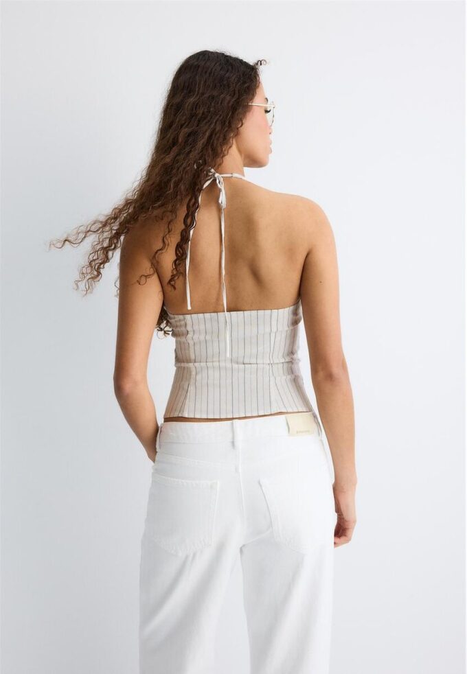 Hauts dos nu en bengaline Hauts dos nu en bengaline