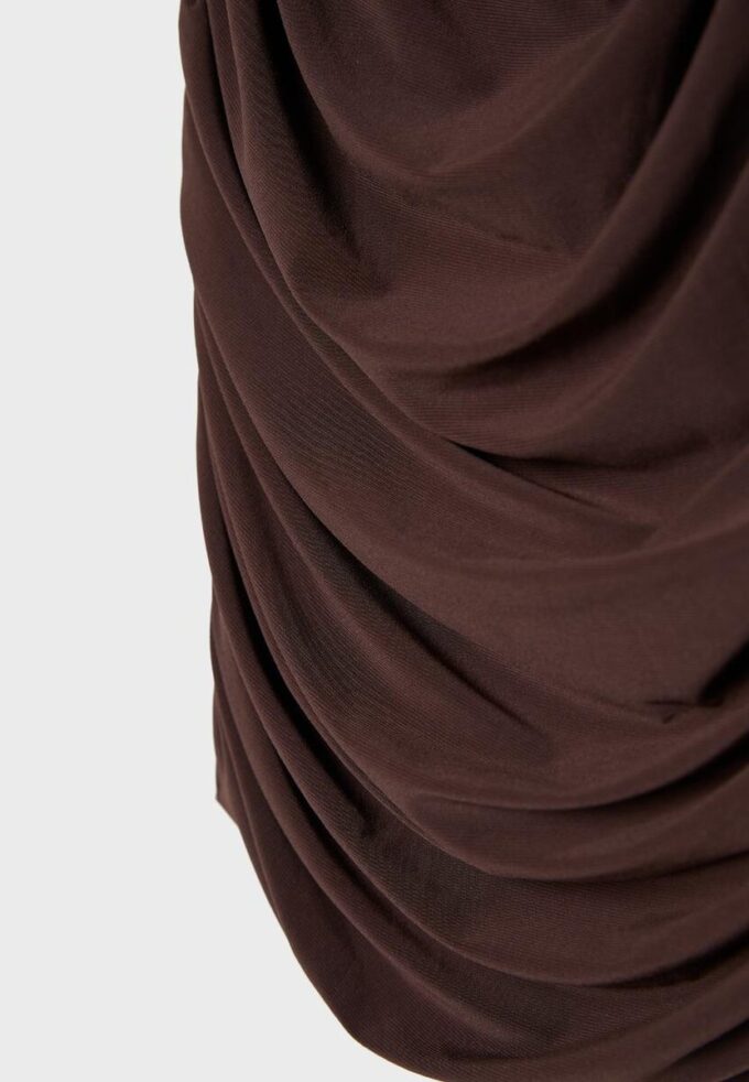 Hauts dos nu froncé