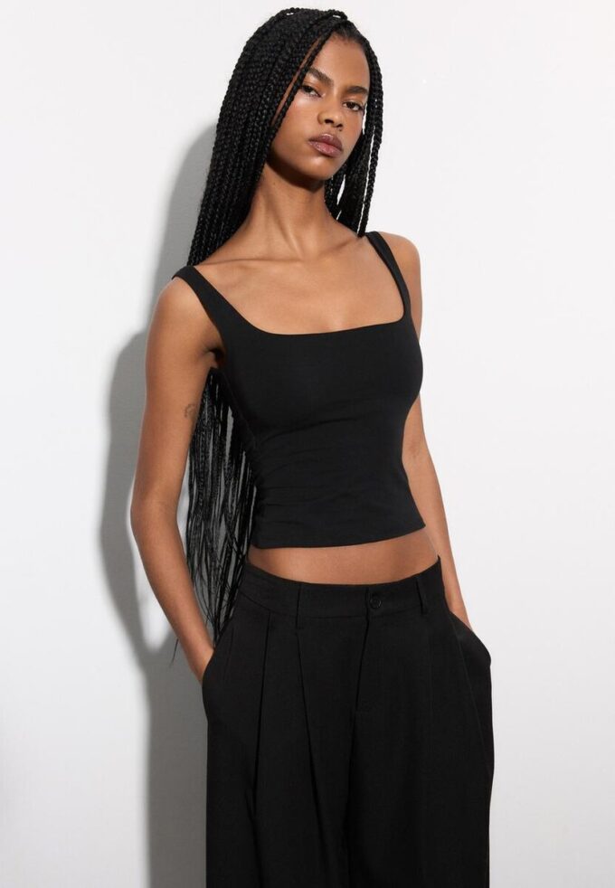 Hauts à larges bretelles