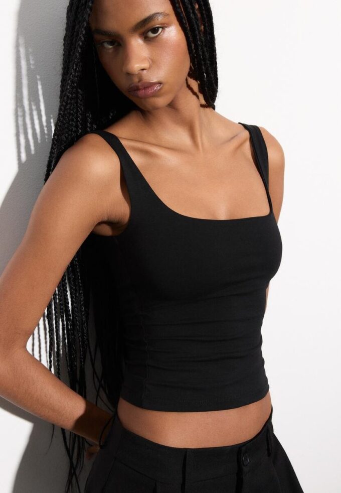 Hauts à larges bretelles